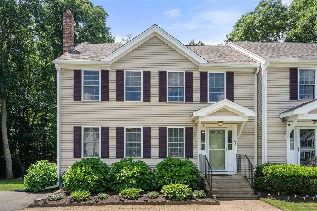 45 Colt Cir #B, Taunton, MA 02780