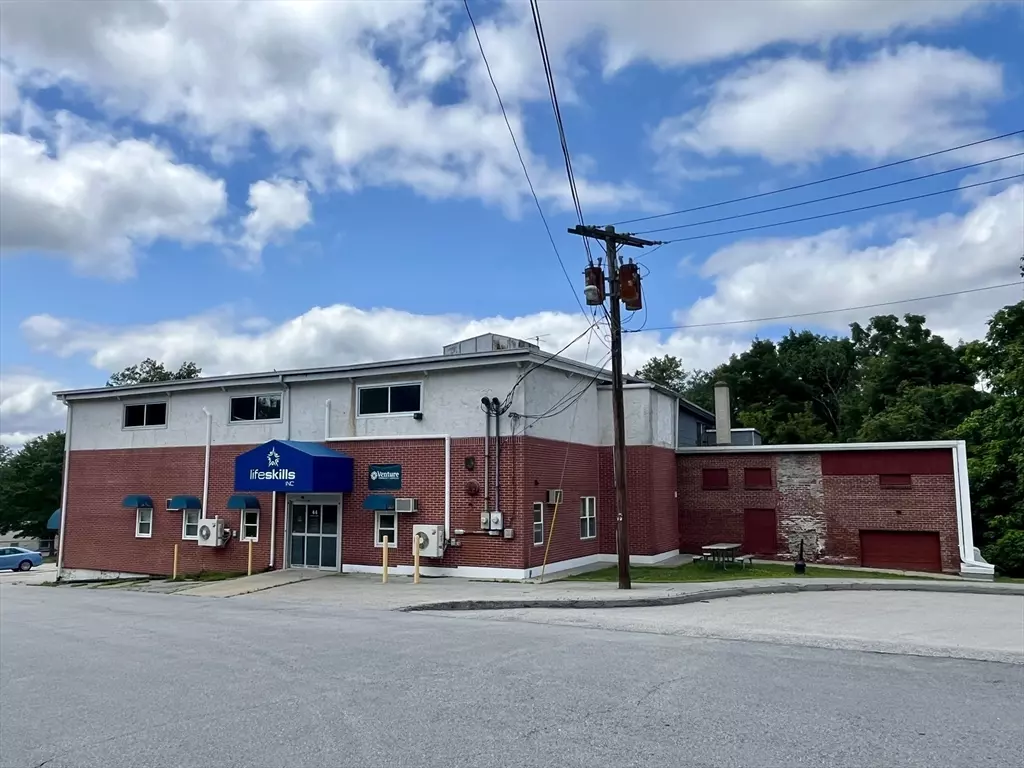 Webster, MA 01570,44 Morris St