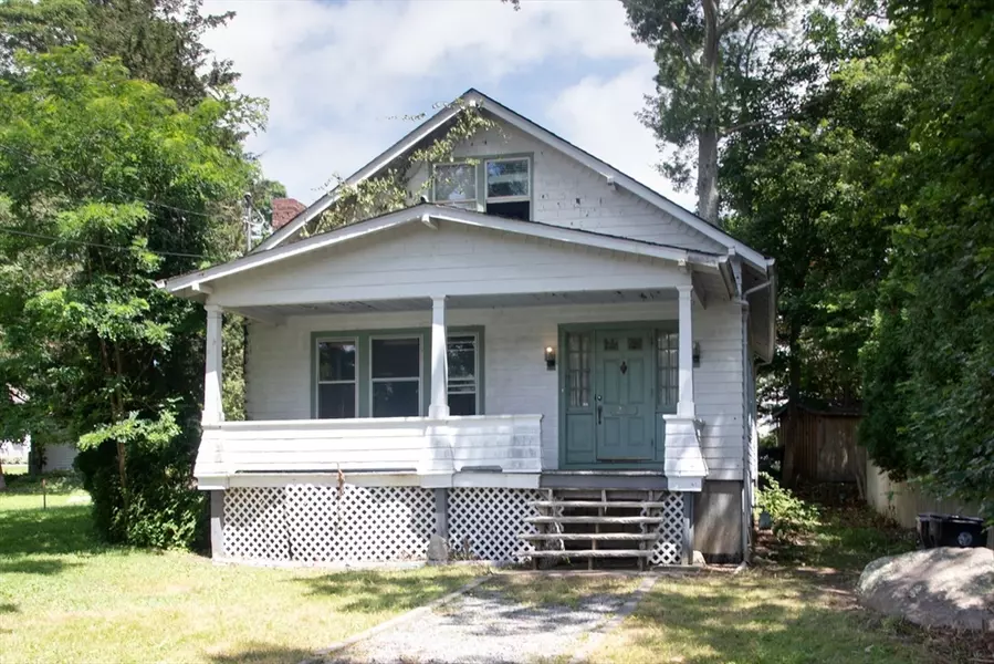 28 Greystone Ave, Dartmouth, MA 02747