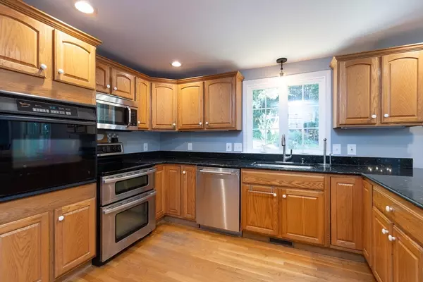 Ayer, MA 01432,25 Calvin St