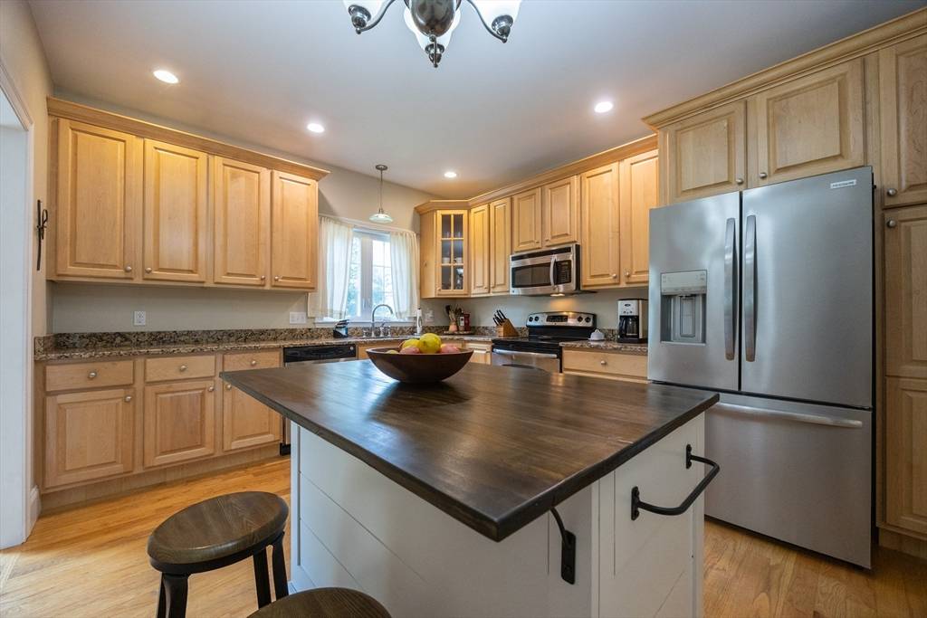 Ashland, MA 01721,12 Windsor Drive