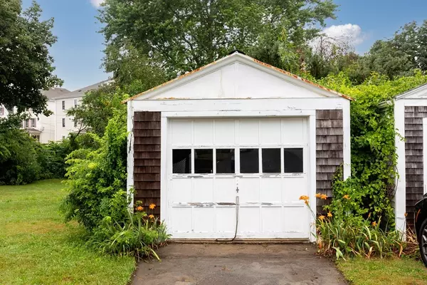 Plymouth, MA 02360,33 Spooner St