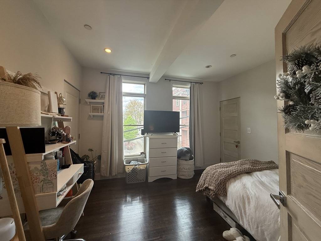 Boston, MA 02125,44 Saint Margaret St #1