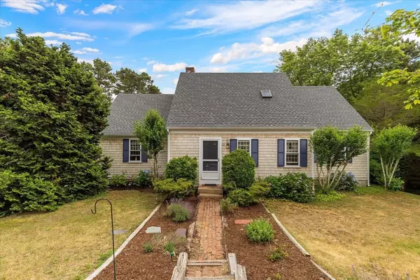 32 Purmackene Ln, Harwich, MA 02646