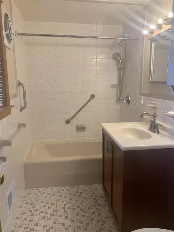 Waltham, MA 02453,239 Grove Street #239