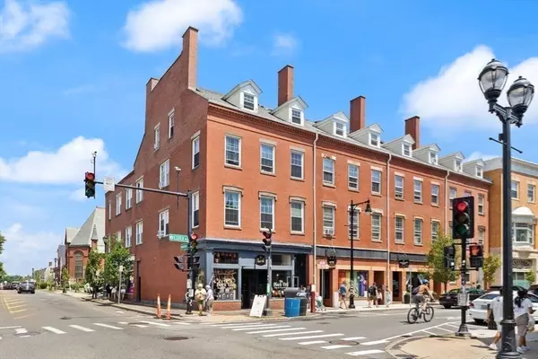 Salem, MA 01970,304 Essex St #1