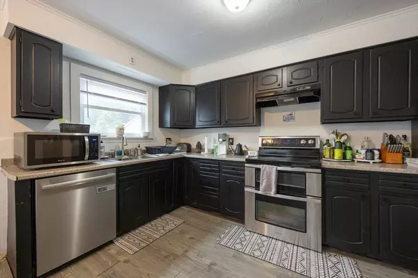 Dartmouth, MA 02747,735 Reed Rd