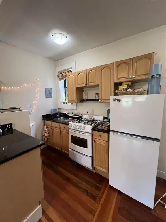 Boston, MA 02115,65 Burbank St #24