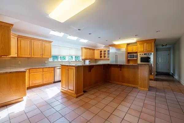 Andover, MA 01810,56 Holt Rd
