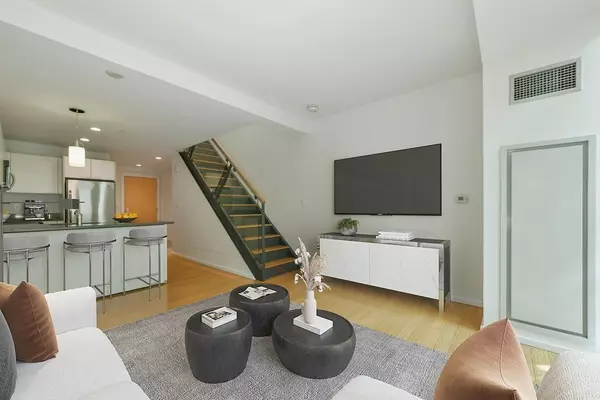Cambridge, MA 02141,2 Earhart Street #120