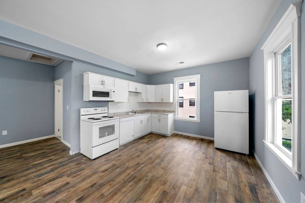 Boston, MA 02121,87 Maple St