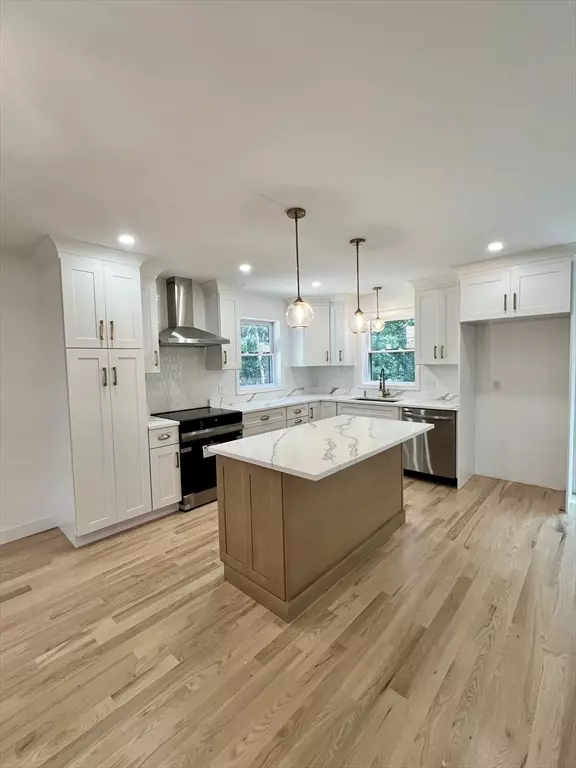 Amesbury, MA 01913,34 Summit Ave