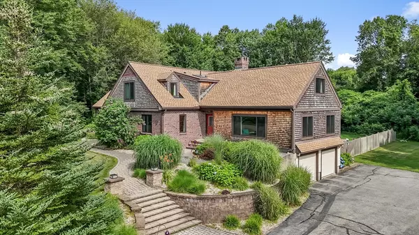 37 Bent Tree Dr, East Longmeadow, MA 01028
