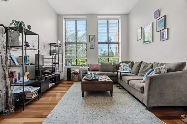 Boston, MA 02120,841 Parker St #203
