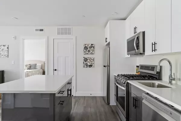 Boston, MA 02131,317 Belgrade Ave #402