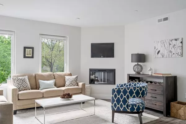 Boston, MA 02131,317 Belgrade Ave #402