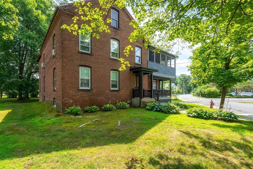 11 Stone Path Lane, Easthampton, MA 01027