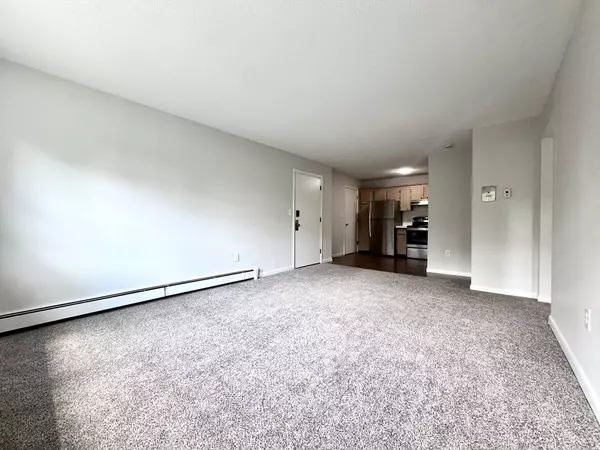 Newton, MA 02460,132 North St #10