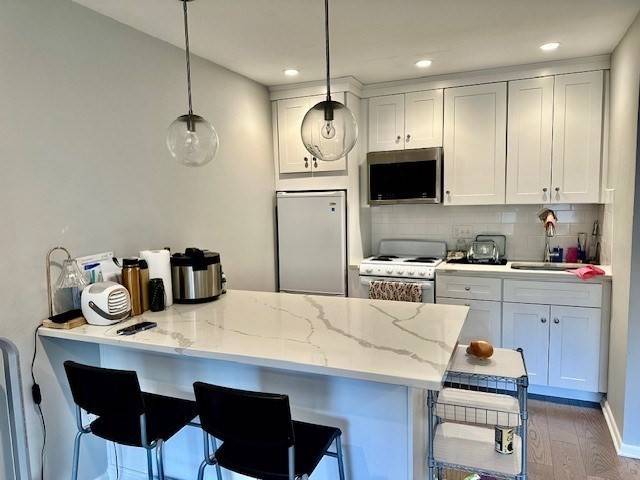 Newton, MA 02459,53 Paul St #22
