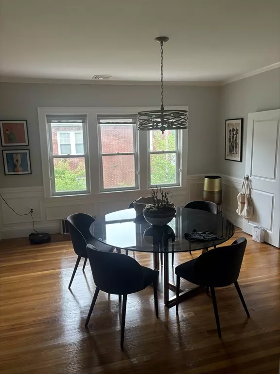 Newton, MA 02459,569 Commonwealth Ave #2