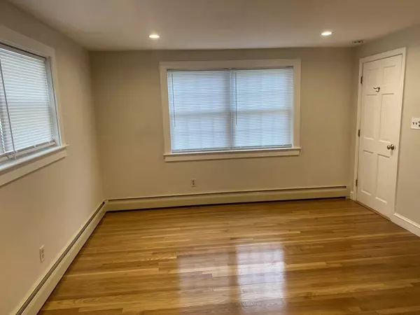 Needham, MA 02494,25 Highland Ter #25