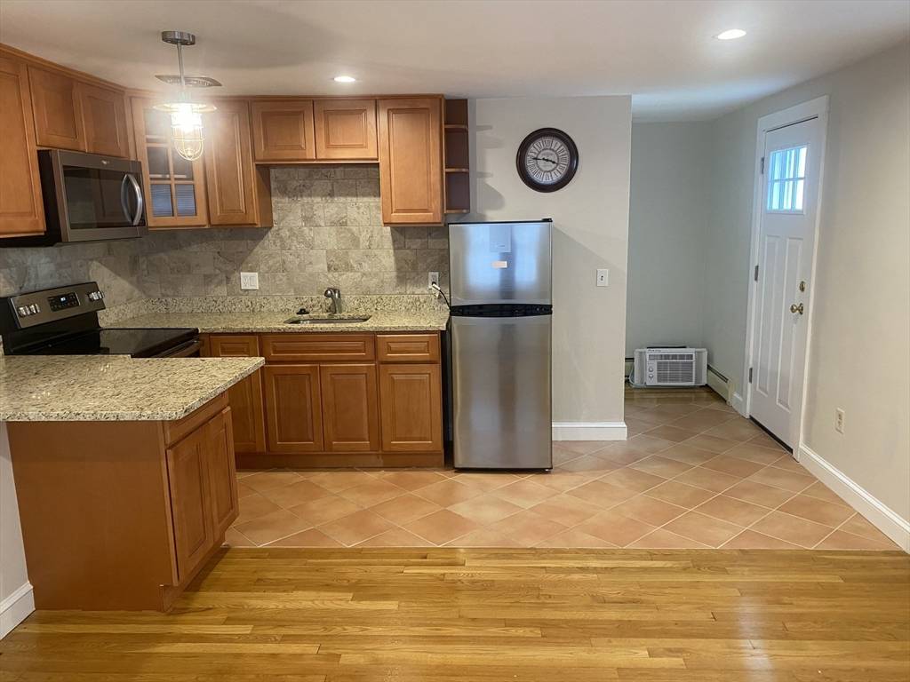 25 Highland Ter #25, Needham, MA 02494
