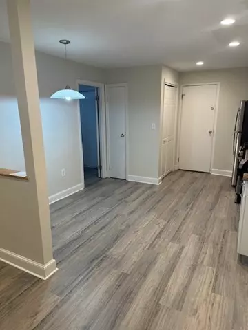 North Reading, MA 01864,15 Main St #3