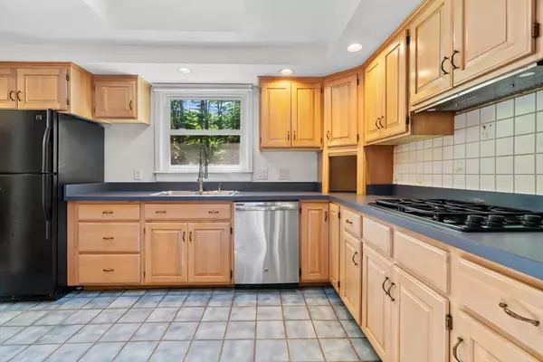 Bedford, MA 01730,198 Carlisle Road