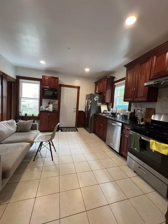 Cambridge, MA 02141,17 Hardwick St #17