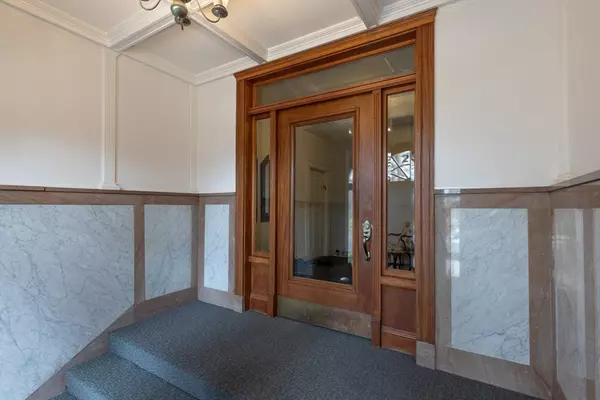 Brookline, MA 02445,24 Dean Road #3