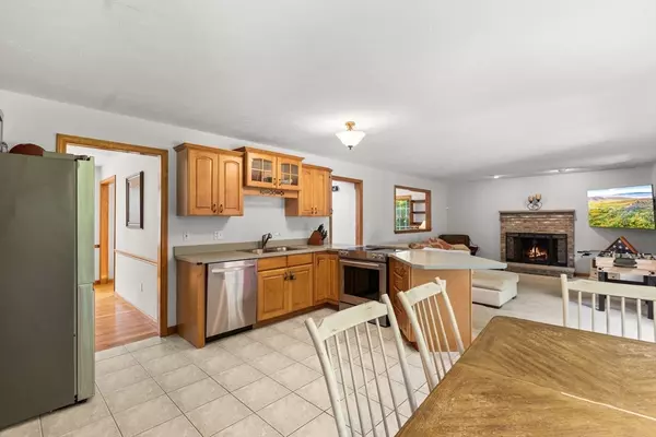 Blackstone, MA 01504,4 Crestwood Dr