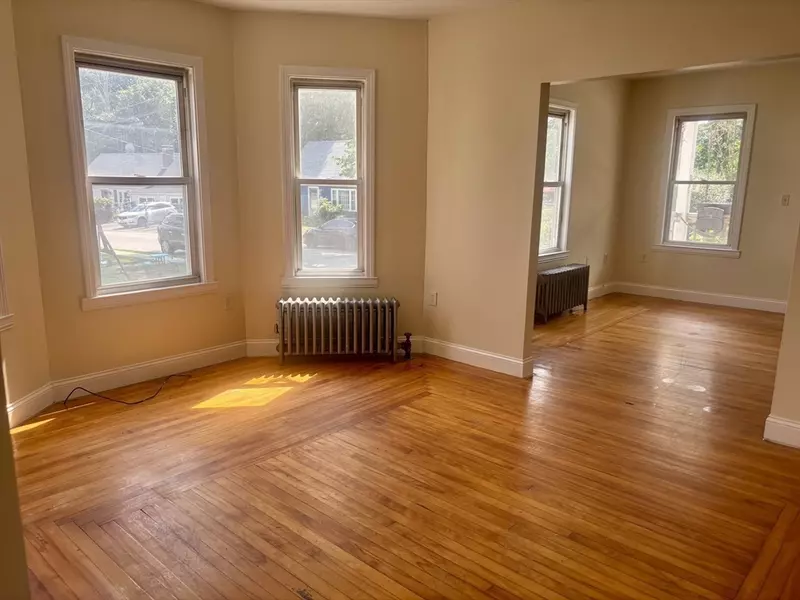 8-10 Stearns St #1, Worcester, MA 01603