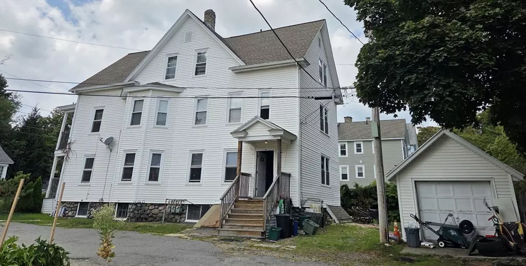 Worcester, MA 01603,8 Stearns St #1