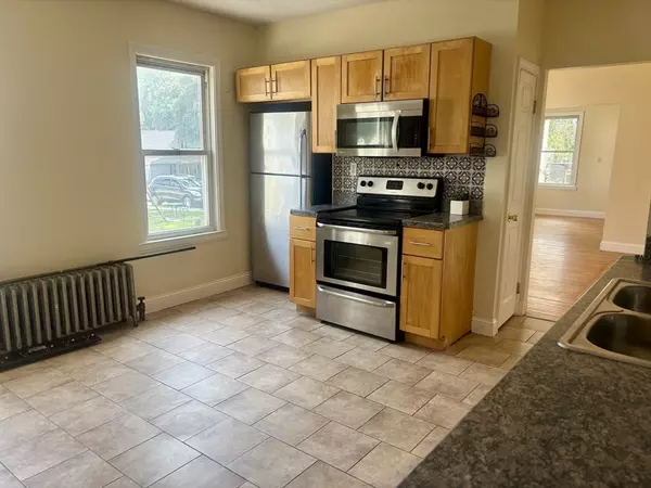 Worcester, MA 01603,8 Stearns St #1