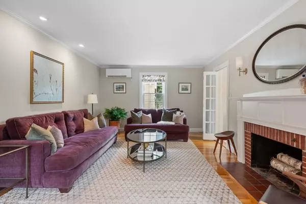 Milton, MA 02186,11 Standish Rd