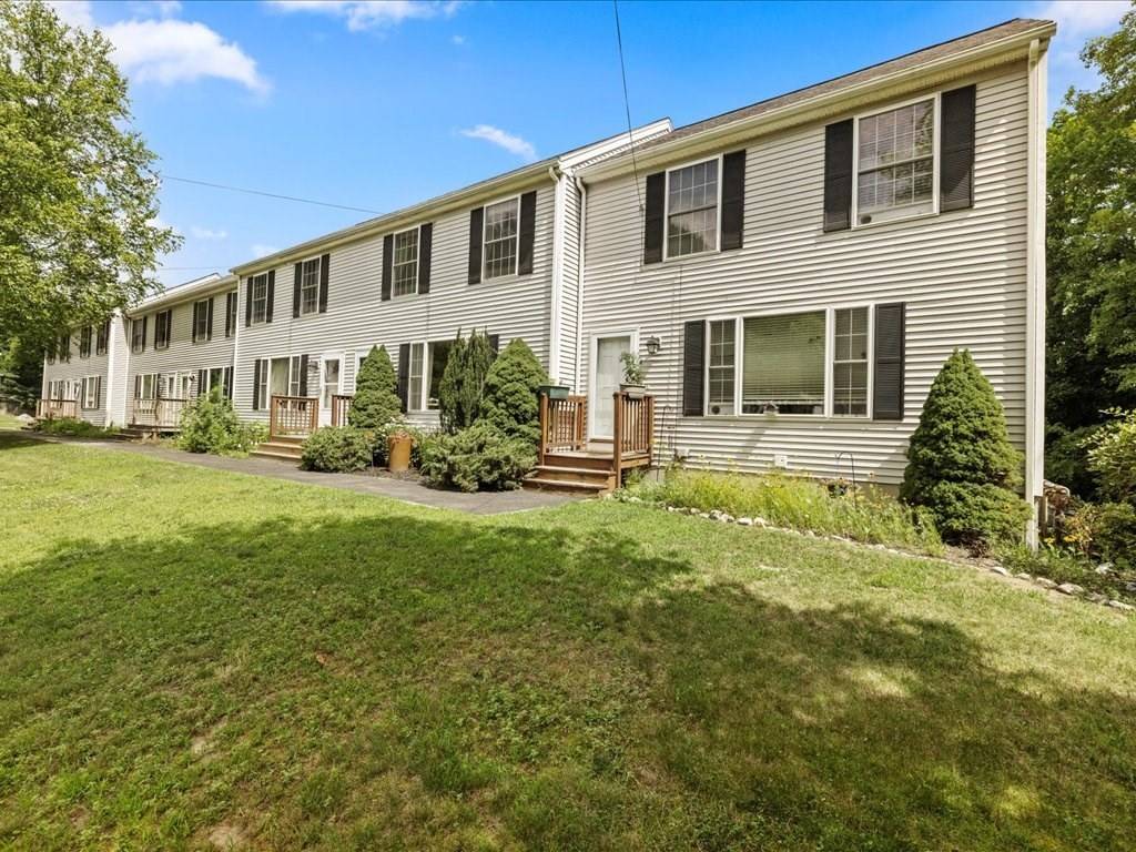Uxbridge, MA 01569,95 High St #F