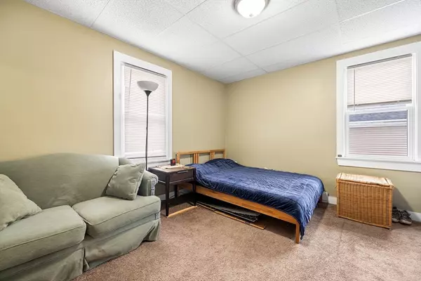 Attleboro, MA 02703,9-10 Parker Ct