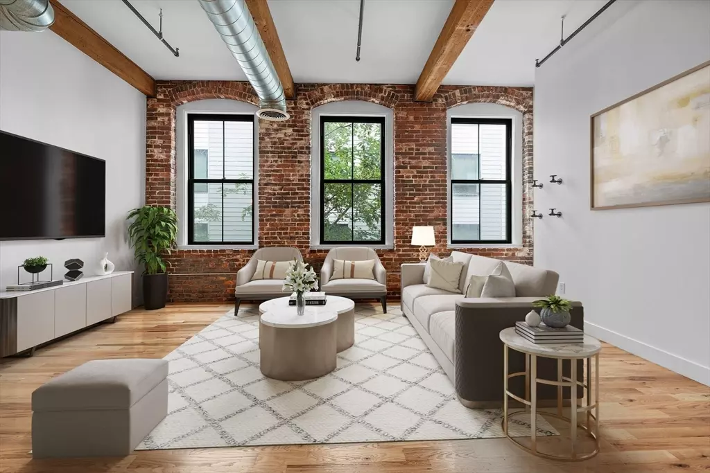 Lynn, MA 01901,589 Essex St #303