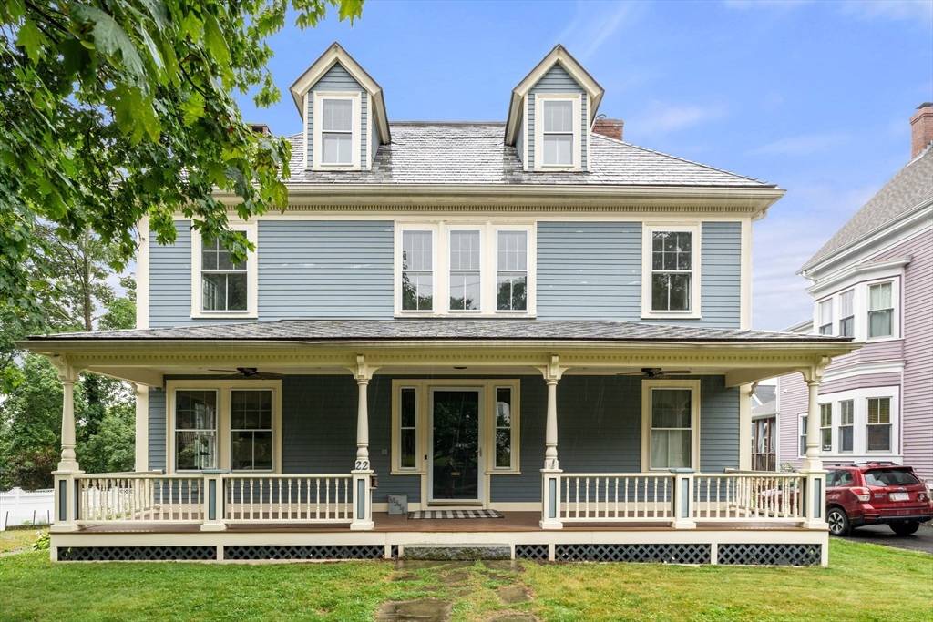 22 Hillside Ave, Melrose, MA 02176