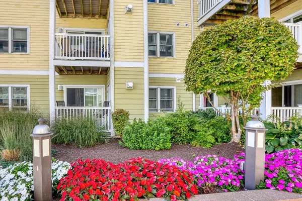 Revere, MA 02151,360 Revere Beach Blvd #104