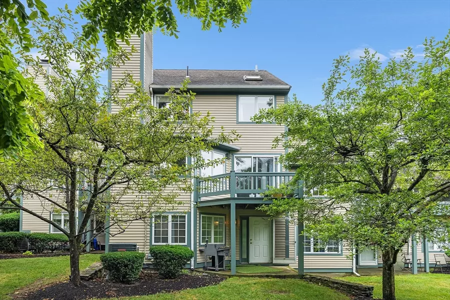 43 Lebeaux Dr #43, Shrewsbury, MA 01545