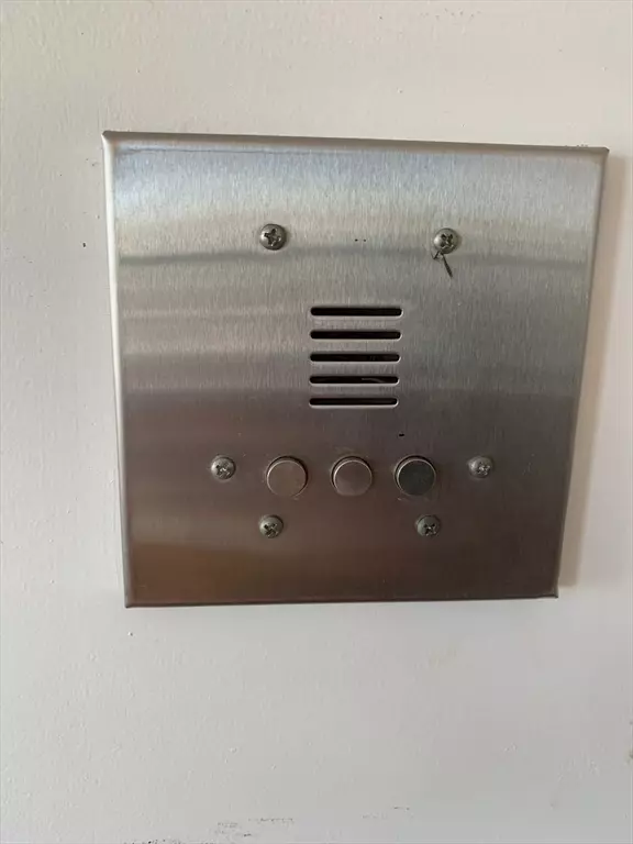 Chelsea, MA 02150,104 Beacon St #7