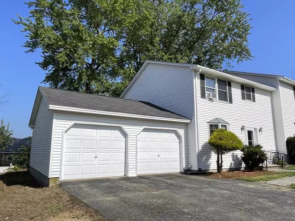 North Andover, MA 01845,11 Fernwood St #11