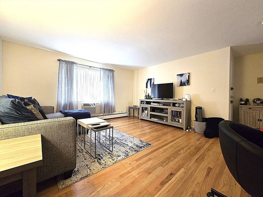 54 Bryon Road #4, Newton, MA 02467