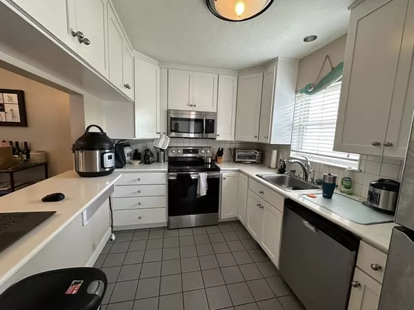 Newton, MA 02466,2249 Commonwealth Ave #00