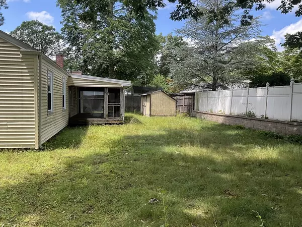 Seekonk, MA 02771,21 Wilson St