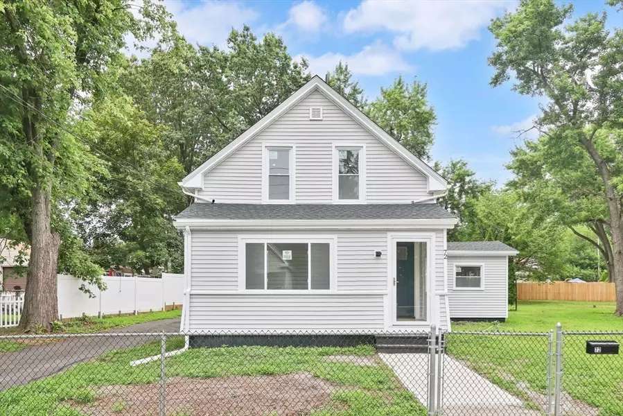 72 College St, Chicopee, MA 01020