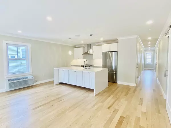 Boston, MA 02136,15 Yuill Circle #4