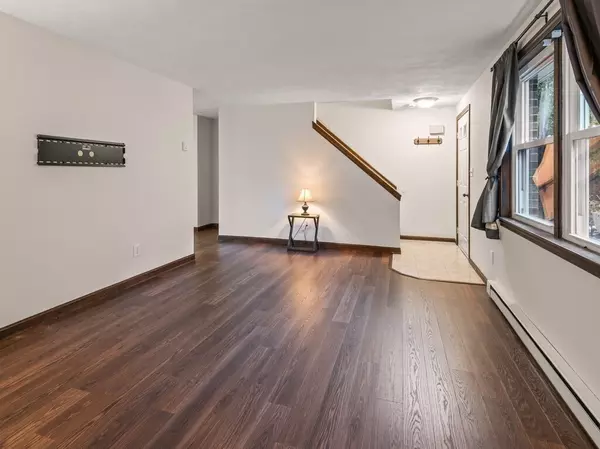 Holden, MA 01522,103 Manning St #2