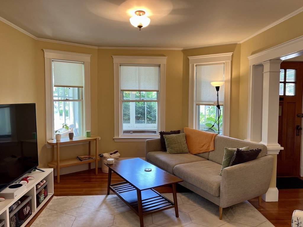 Arlington, MA 02476,52 Mount Vernon St. #52